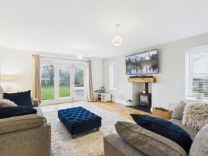 Lounge- click for photo gallery